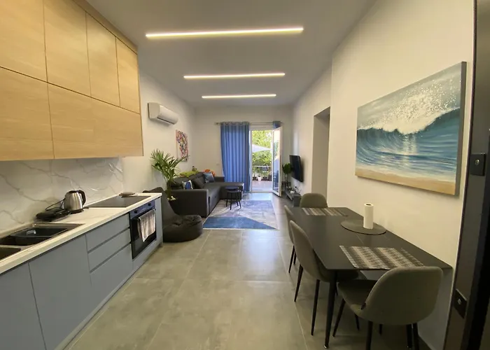 Premium , Golem (Tirana)